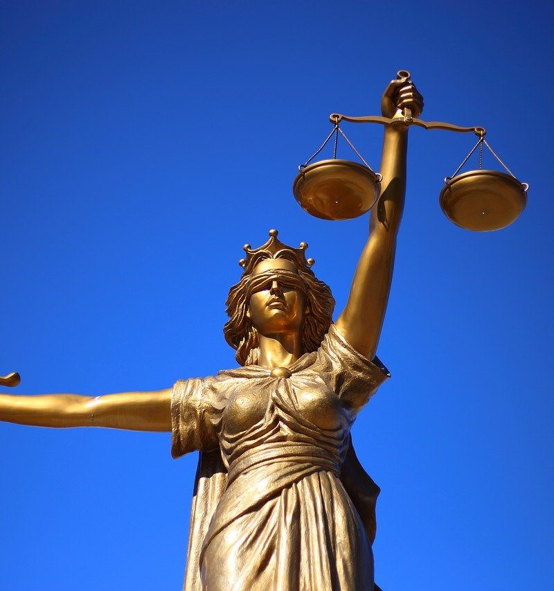 W czym może nam wspomóc radca prawny? W których sytuacjach i w jakich kompetencjach prawa pomoże nam radca prawny?